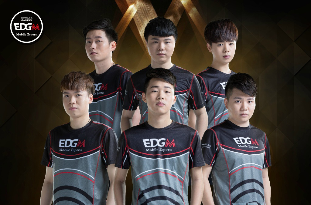 背后不仅有 背后不仅有