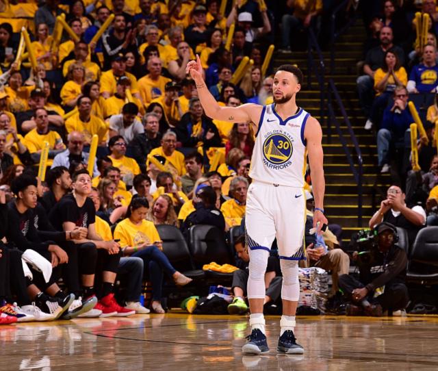 杨瀚森15分4篮板3封盖，开拓者险胜鹈鹕，多人冲突三人被驱逐！