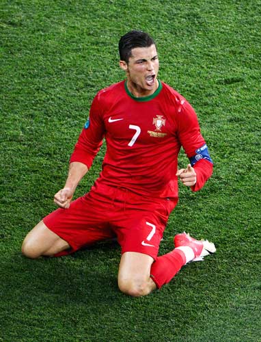 18点10分！赵继伟晒动态，与娇妻吃饭，辽鲁大战对位高诗岩很期待.