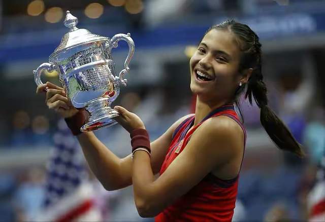 后者以超高 后者以超高